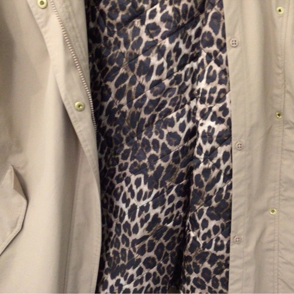 🎉🎉Host Pick 1/4 🎉🎉Lands' End Hooded Trench w/Removable Liner - Picture 7 of 7